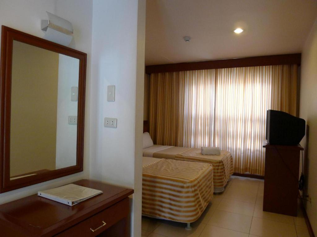 Hotel Cosmopolitan Baguio City Bagian luar foto