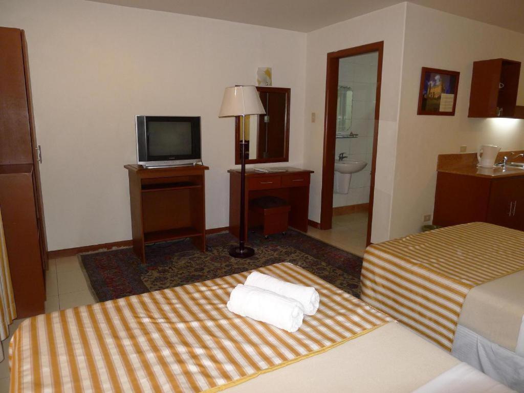 Hotel Cosmopolitan Baguio City Bagian luar foto